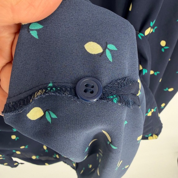 Lemon Navy Ditsy Blouse 2X 22/24 Cottagecore Grandmillennial Feminine Roll Tab - Picture 6 of 9